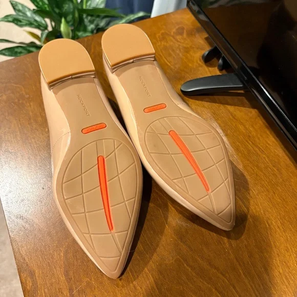 Rockport Adelyn Pointed Toe Patent Flats, Size 8.5 Taupe/Dark Beige New W/O tags - Picture 5 of 7